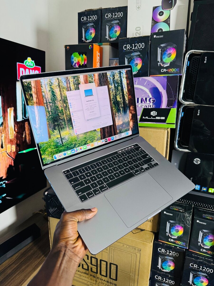 MacBook Pro 2019 i7 Retina Display..