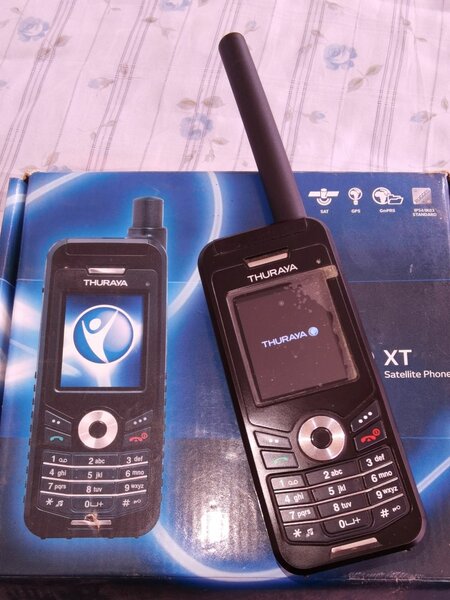 Téléphone Satellite Thuraya XT