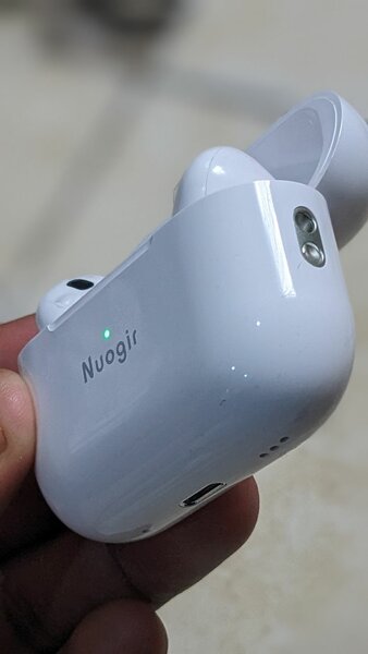 high quality earpods with long playing hours
