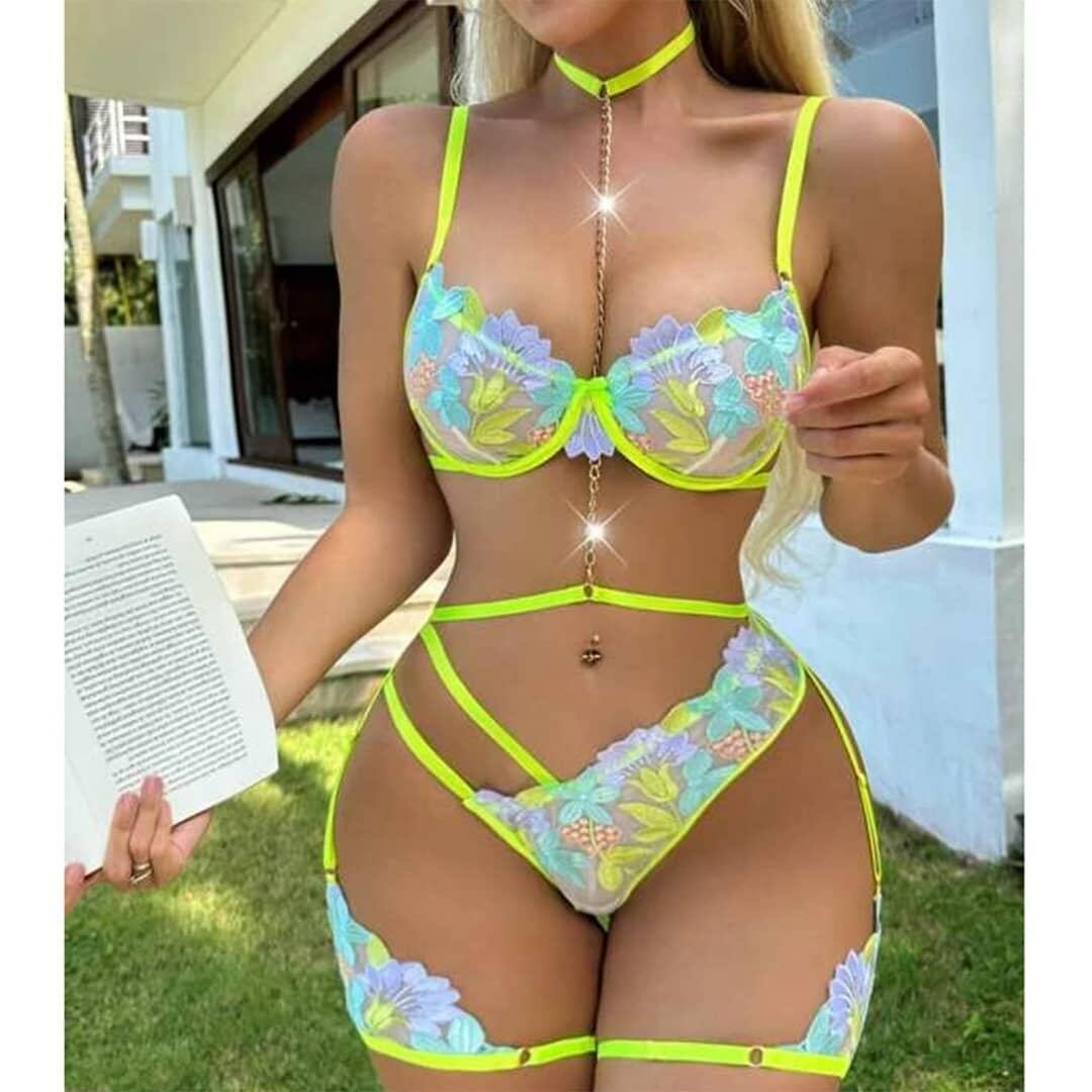 Ensemble lingerie à fleurs