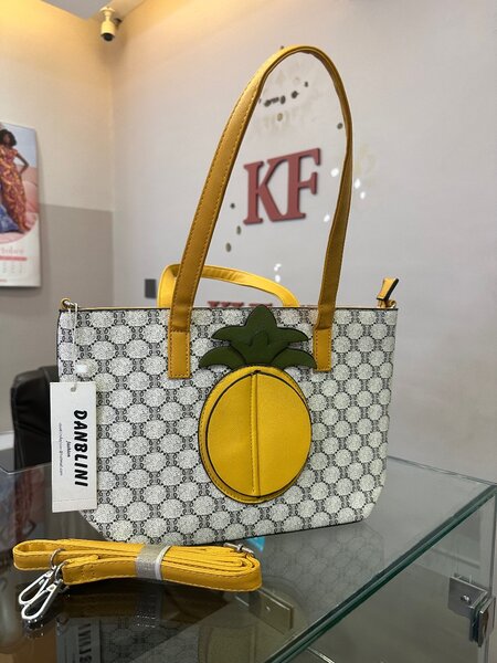 Ladies hand bag
