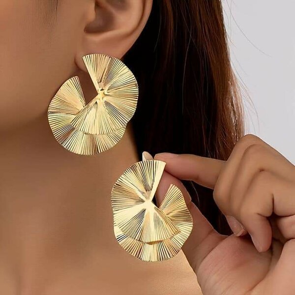 Chic boucle d'oreille en acier