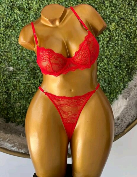 Ensemble lingerie dentelle rouge