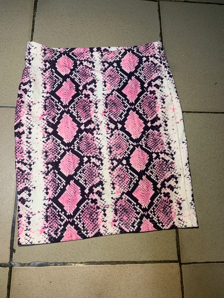 Jupe imprimé serpent rose