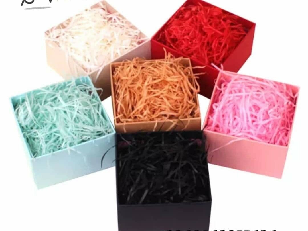 Confettis multicolores décoratifs