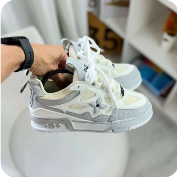 Loius Vuitton sneaker