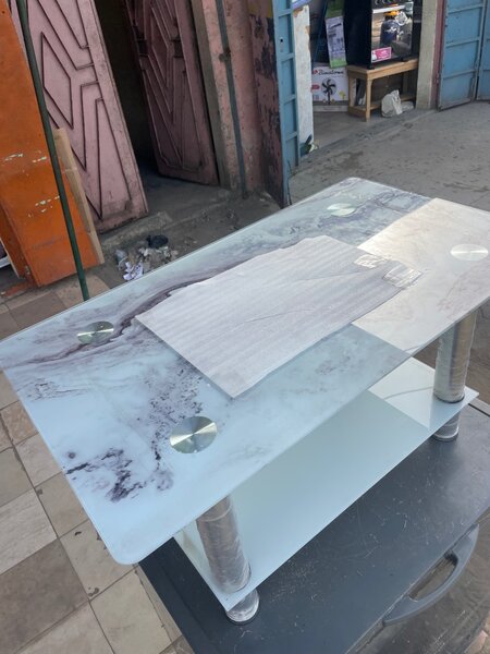 Table basse moderne en verre