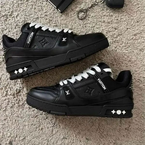 Chaussure LOUIS VUITTON