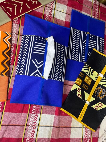 Pochette pour mouchoirs