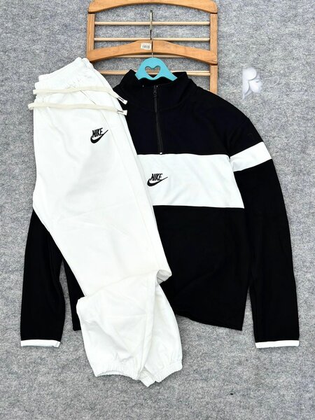 Ensemble de survêtement Nike