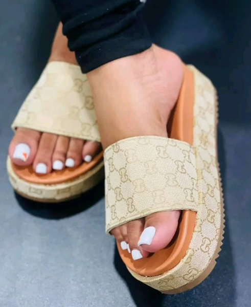 slippers