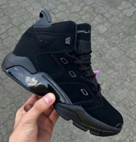 AIR JORDAN SNEAKER