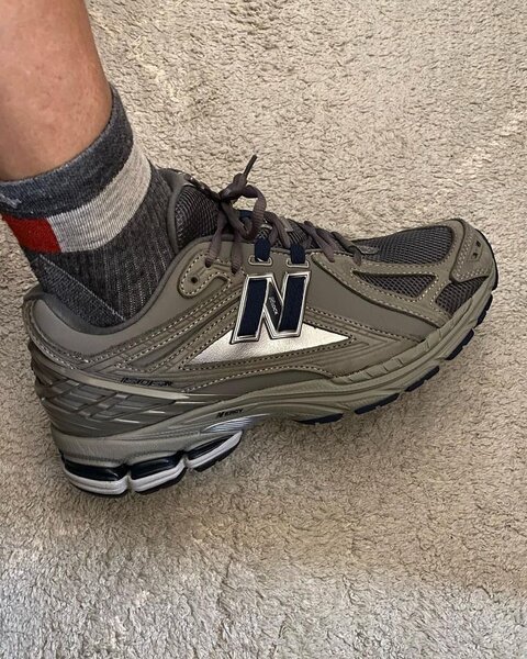 NEW BALANCE 1906r