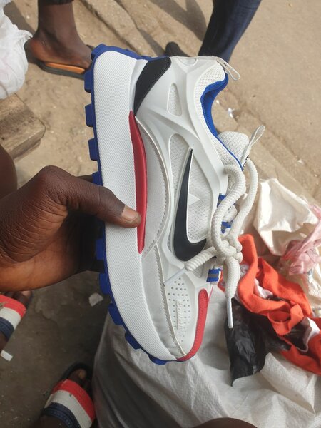 Chaussures de sport blanches