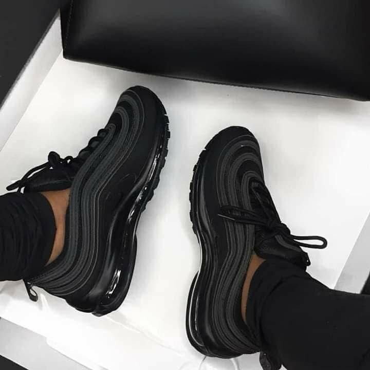 NIKE CLASSIC