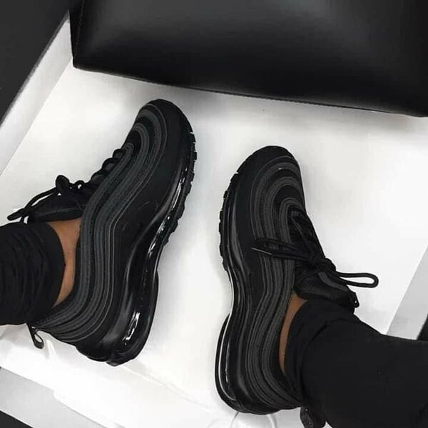 NIKE CLASSIC