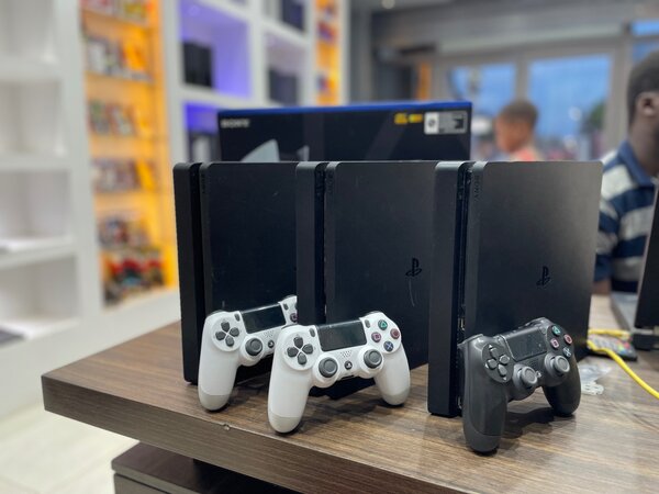 PS4 SLIM