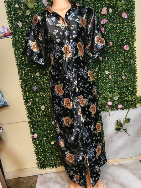 Robe Longue Satinée Fleurie