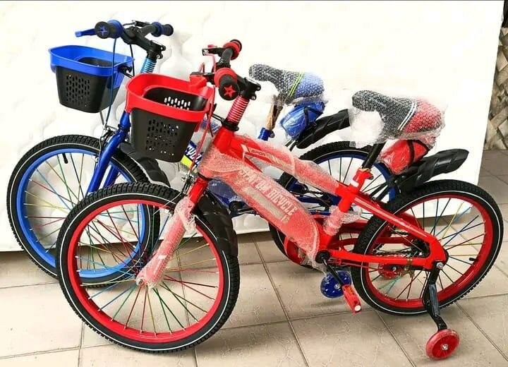 Vélos enfants avec roues stabilisatrices