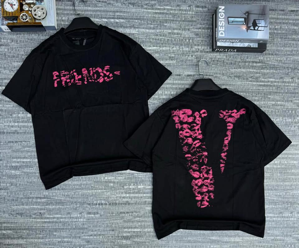 T-shirt black