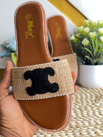  Slippers