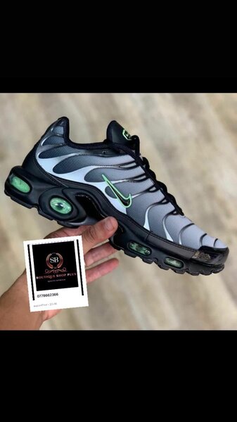Basket Nike tn authentique