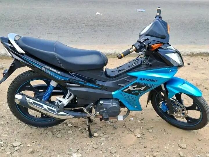 Moto KTM Bleu