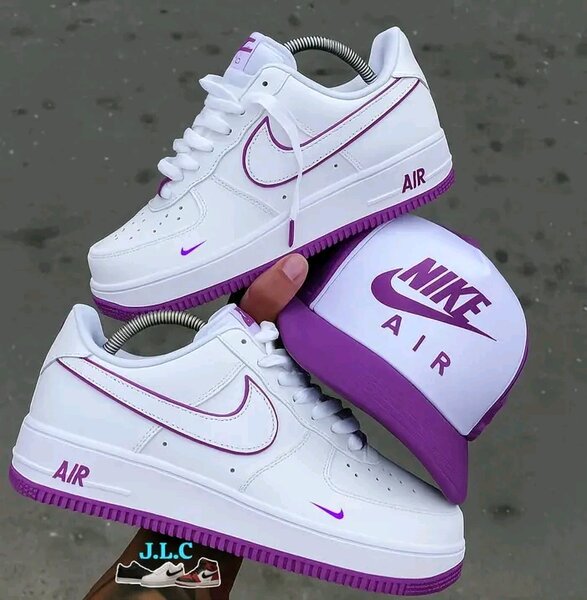 Baskets Nike Air blanches violettes