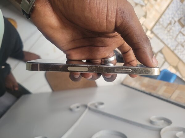 iPhone 12 Pro - État Usagé