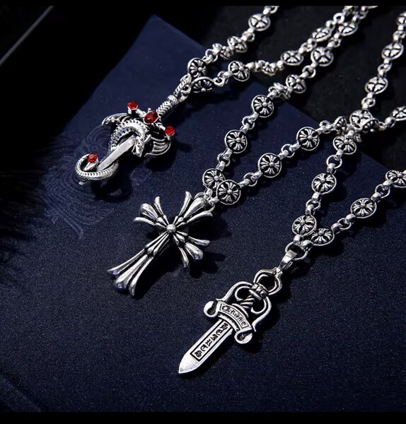 Chaîne avec pendentif