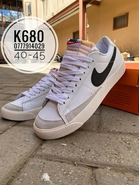 Sneakers 