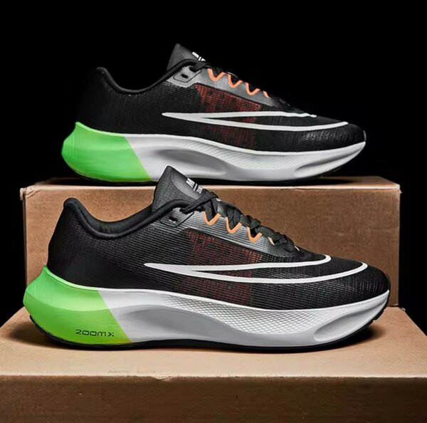 NIKE ZOOM