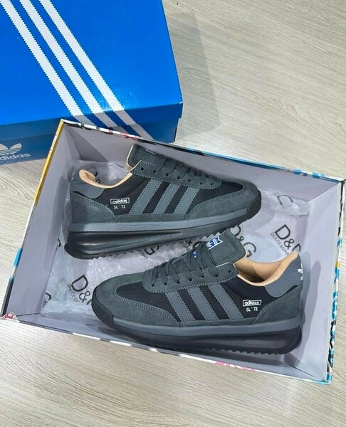 Sneakers yard