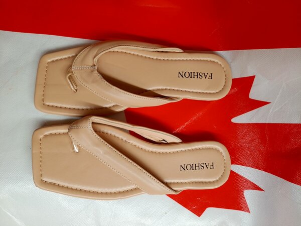 Ladies slippers