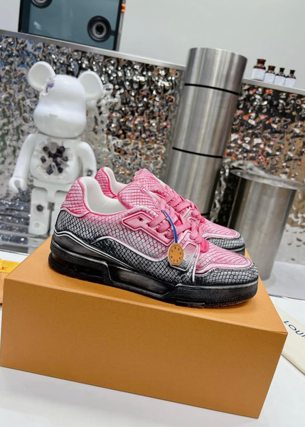 women's sneakers