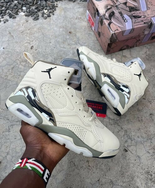AIR JORDAN SNEAKER