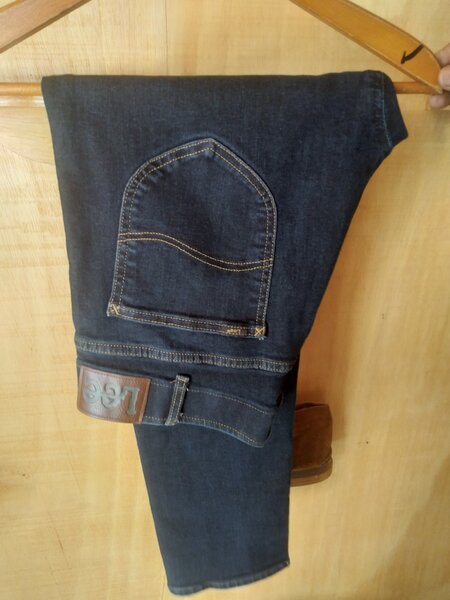 LEE JEANS