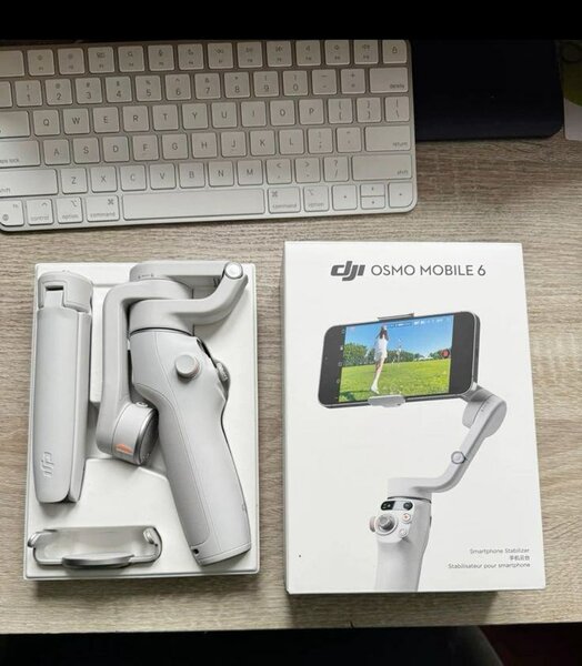 Stabilisateur DJI Osmo Mobile 6