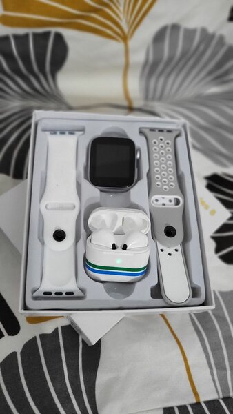 MONTRE CONNECTÉE +AIRPOD PRO 5+ 2 BRACELETS