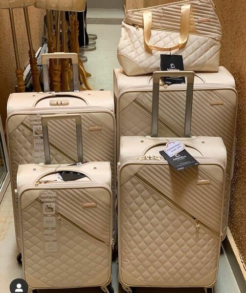 Traveling Bag