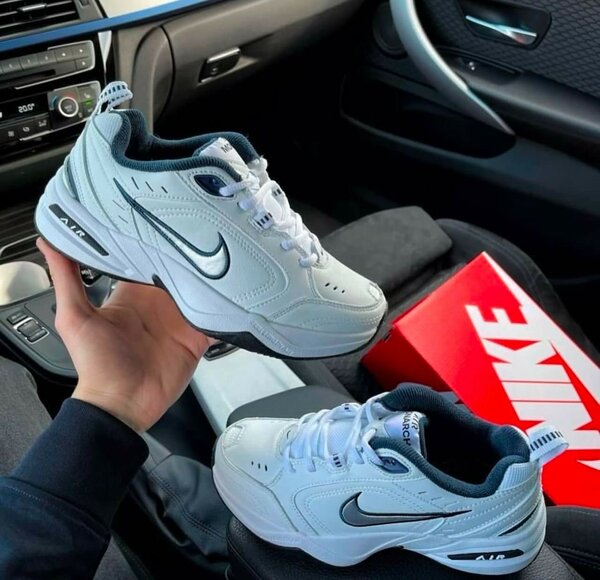 Nike Air monarch