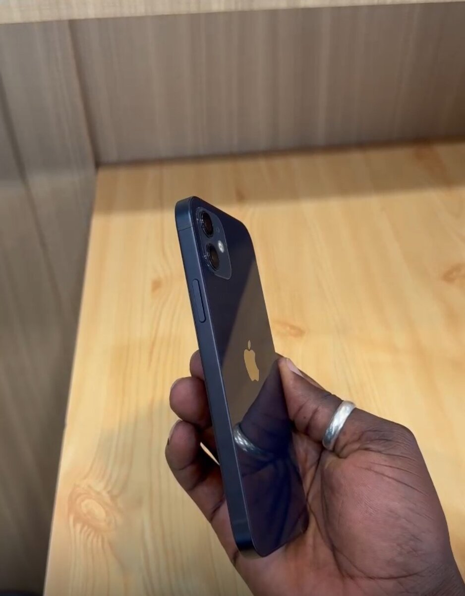 iPhone 12 simple