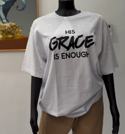 T-shirt white