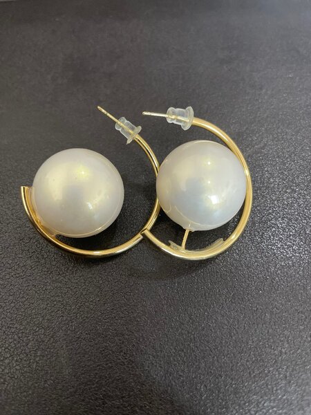 Ballin earring