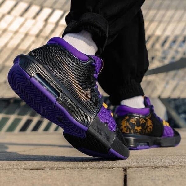NIKE LEBRON WITNESS 8 LAKERS