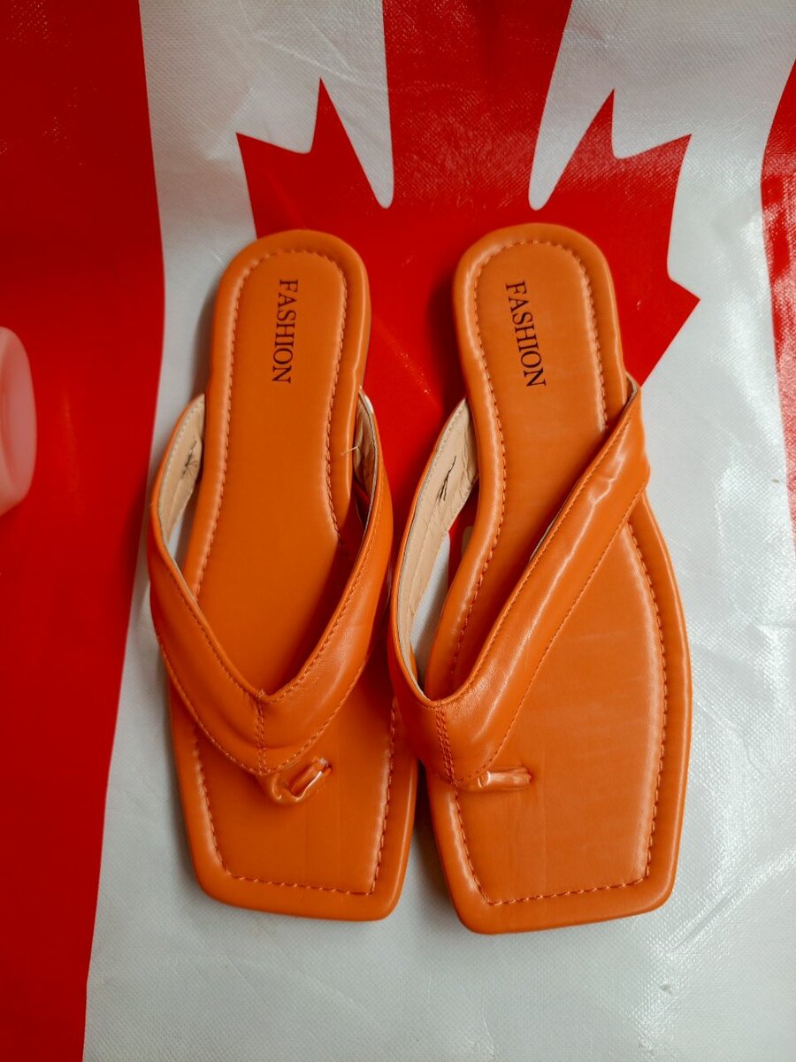 Ladies slippers