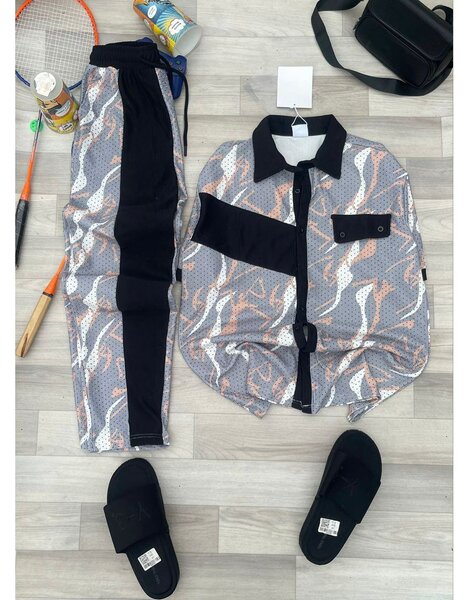 Ensemble de sport imprimé tendance