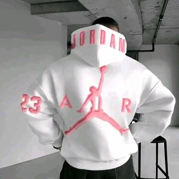 Pulls Jordan