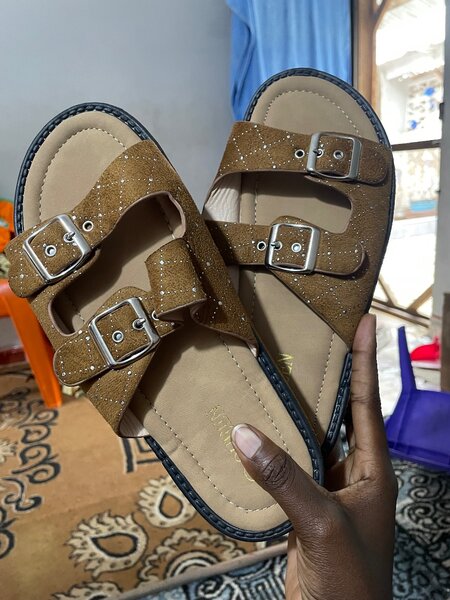 Sandales en cuir pour femmes
