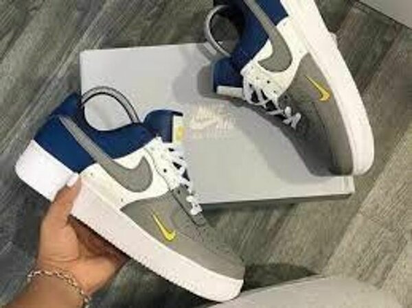 Low-Top Tri-Color
